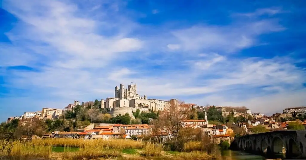 beziers-cathedral-on-top-of-a-hill